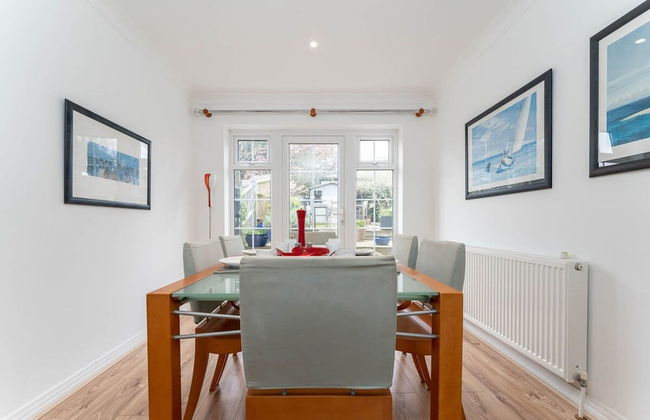 Host Stay Martlet House - Photo 18