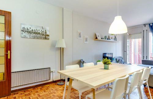 Spacious 4 Bedroom Apartment Fira BCN & Camp Nou - Foto 4
