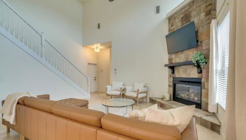 Private Beach at Lakefront Summerfield Getaway! - Foto 5