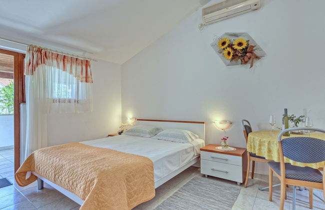 Apartment 1644 - Photo 9