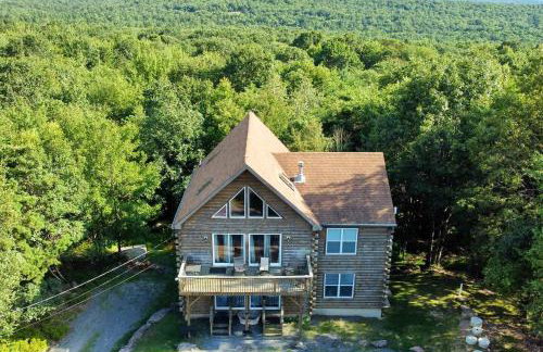 Pocono 6BR - Game Room, Hot Tub, Lake and Beach Access - Foto 1