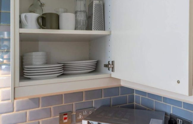 Ground Floor Apartment - Private Garden - Foto 6