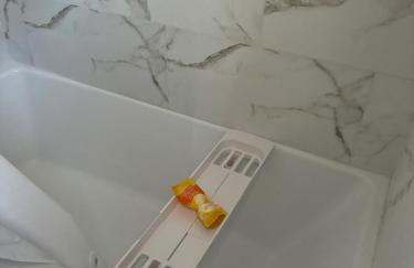 It’s Showtime-Book Lally’s House! Steps to Common! - Foto 41