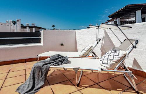 Seaside 3 bedroom Townhouse in San Pedro close to the Beach with private Garden - Photo 10