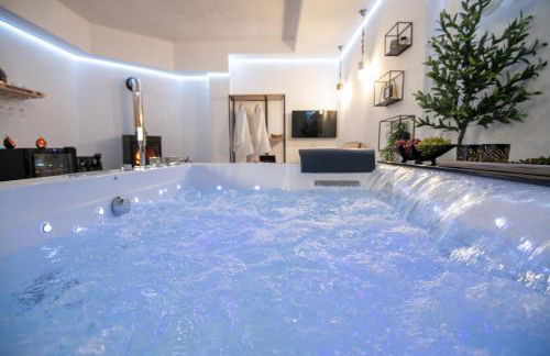 Stoa Luxury House with Unique Jacuzzi Room - Foto 41