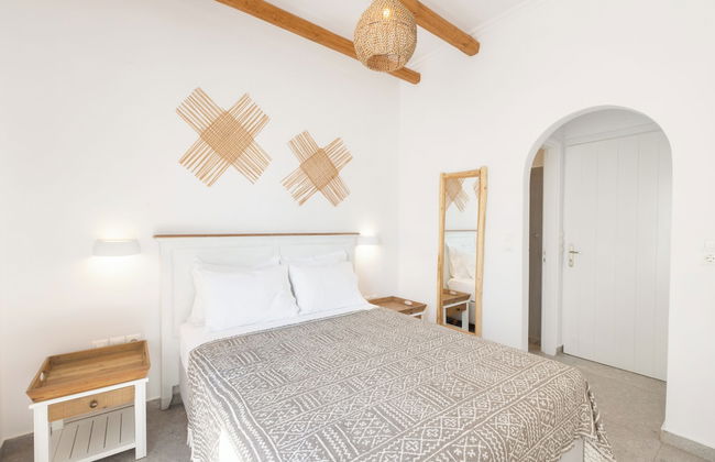 Parosquare Central Suites - Photo 23