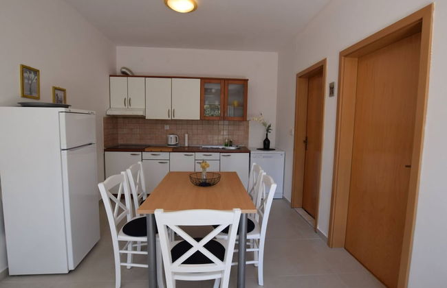 Holiday House in a Quiet Area Near the Sea, Private Garden, Terrace and BBQ - Foto 7