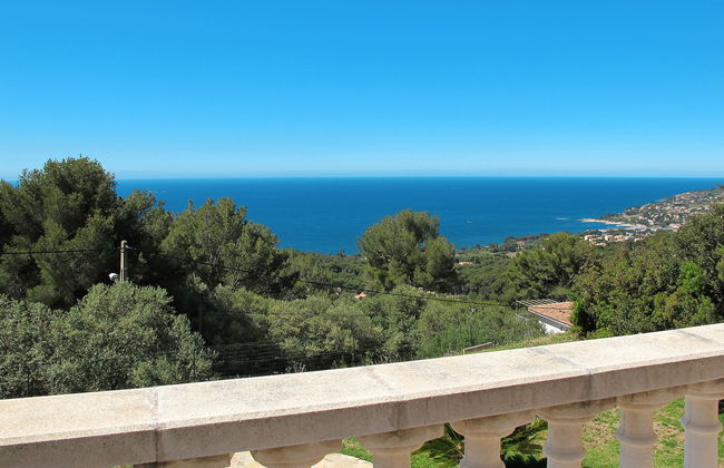 5 bedroom House in Carqueiranne with private pool and garden - Photo 23