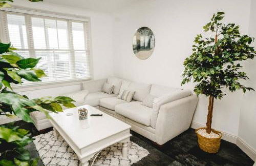 Sea View Beachfront House - Photo 10