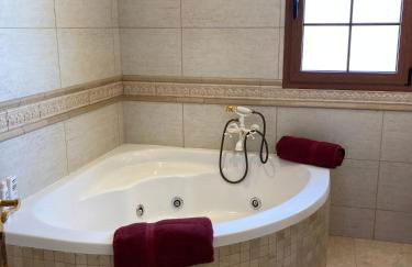 Villa Ingrid. Piscina exterior. - Photo 25