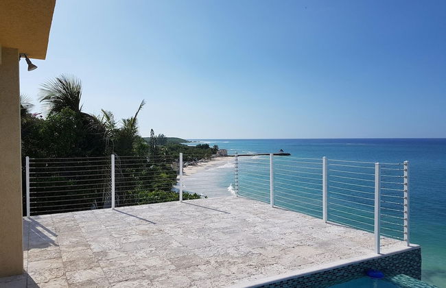 Je Suis Jamaica - 4 B R Beachfront Villa w Staff - Photo 66