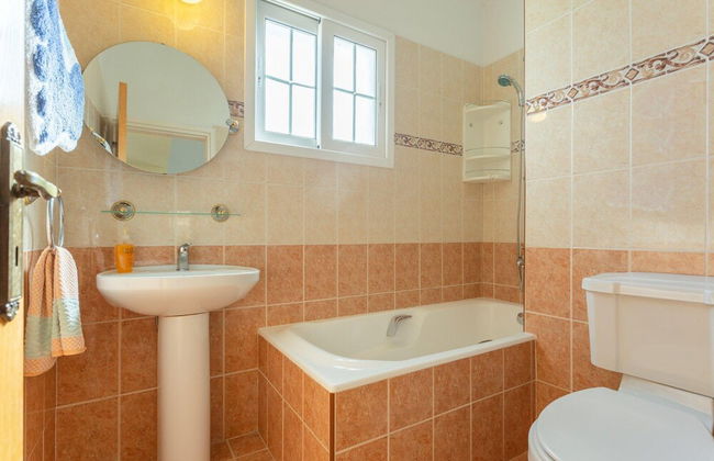 Villa Iliada Large Private Pool Walk to Beach A C Wifi Car Not Required - 2143 - Foto 22