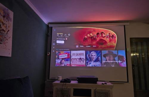 Luxury Villa - pool, hot tub, aircon, TVs, home cinema, office, Gbit Internet, sports equipment - Foto 9