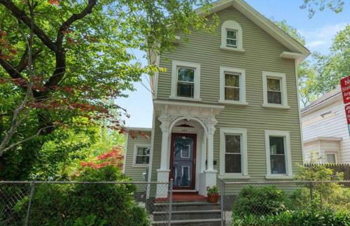 Beautiful Studio Apartment in Historic House - Foto 10