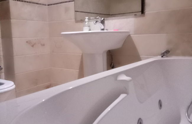 Apartment With Terrace - Photo 28