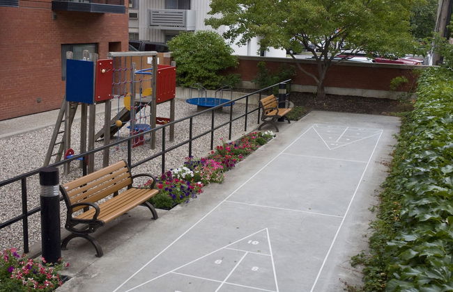 Cartier Place Suite Hotel - Photo 23