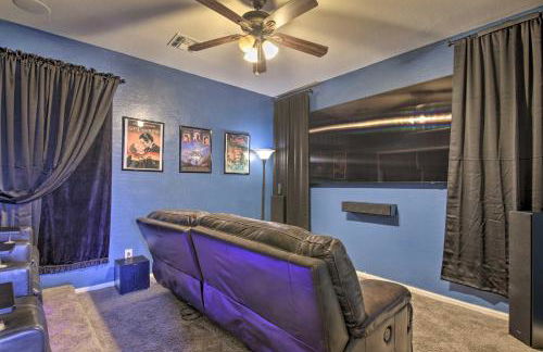 Family Gem in Phoenix with Saltwater Pool and Theater - Foto 19