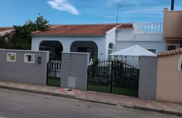 Villa in La Marina with cozy garden and private solarium - Foto 40