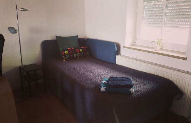 Charming 2-room Apartment Lakenear, Fewo am See - Foto 2