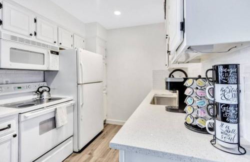 Modern Designed, Lakefront Home in Garland - Foto 12