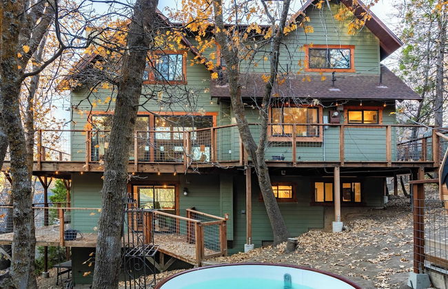 Legacy Hideaway by Avantstay Deck + Hot Tub - Foto 1