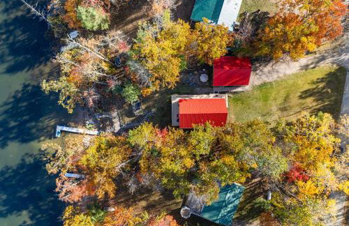Lakefront Getaway with Kayaks, Fire Pit and Views - Foto 43
