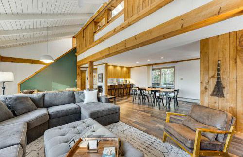 Resort-Style Community! Quechee Chalet with Deck - Foto 1