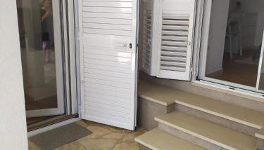 Cozy Jelsa apartment in the shade of the pines. - Photo 4