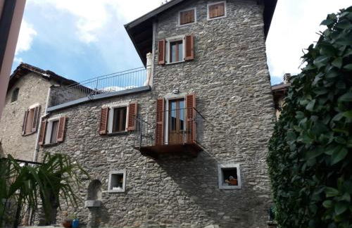 Independent Stone House with Lake View - Photo 20