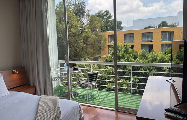 Lombardo Suites - Photo 40