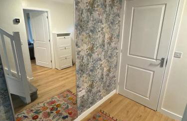 Peaceful modern home with garden and parking - Foto 20