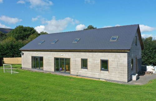 Modern studio apartment set beneath the black mountains A stones throw from the offas dyke path - Photo 14