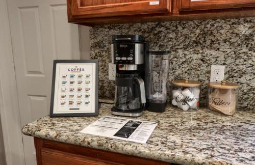 Yosemite Hilltop Gated Villa near Oakhurst, Bass Lake and Mariposa w EVCharger Hottub Grill and Awesome Views! - Foto 27