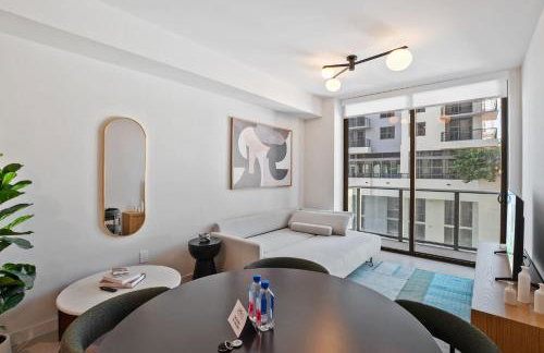 Stylish Apt with Rooftop Pool in Downtown Miami - Foto 17