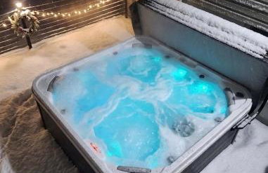 Home in Mount Pocono - Hot tub, Sauna, & Lakefront - Foto 3