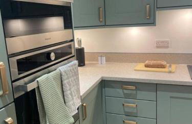 Huddersfield Lux 2 Bedroom Apartment & Opposite Train Station & City Centre - Foto 4