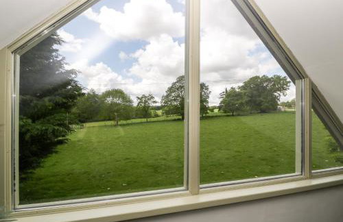 The Coach House - Photo 2