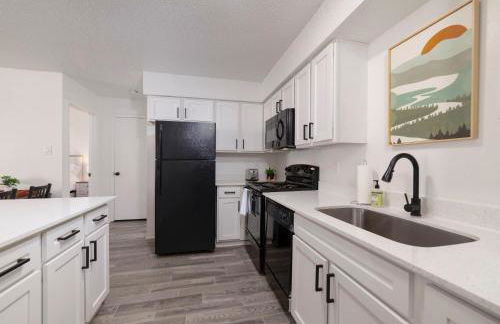 Comfortable 2BR - Pool Near Major Attractions - Foto 12