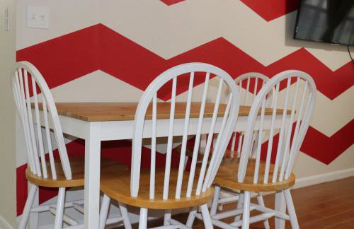 Hidden Ruby-Apartment with Kitchen and Laundry - Foto 16