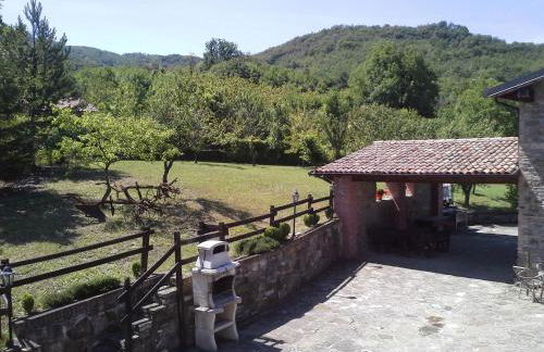 A fine 2 bedroom stone house in Emila - Photo 59