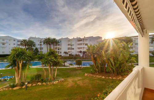 MARBELLA BANUS SUITES - Banús Playa Rocío - 3BR - 3BA - Direct Beach & Sea Access Complex - Outdoor Terrace w Garden Views - Pool - 3 Min Walk to Puerto Banús & Corte Ing Luxury Shopping - Ideal for Families - Foto 37