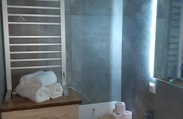 Drewniane domki z prywatnym jacuzzi i widokiem na Góry - Klimatyczny Kompleks w Górach Izerskich #Widogruszka - Photo 36