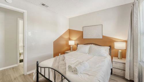 Modern City Getaway 2B - Sleeps 6 - Pool, Prkg - Foto 3