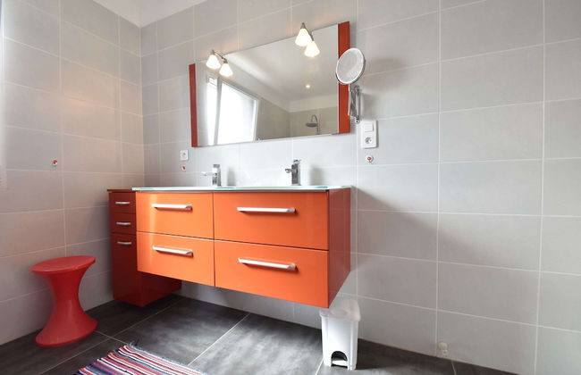 Holiday Home in Montclera With Sunny Garden, Playground Equipment and Private Pool - Foto 61