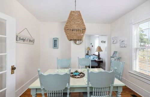 The Lyellton House: Water View, Steps from Beach - Foto 30