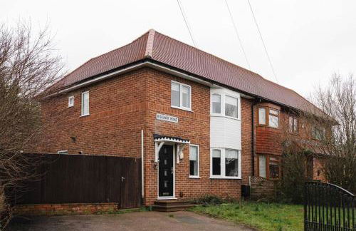 Contractor friendly 3BDR Home | Parking for Vans - Foto 5