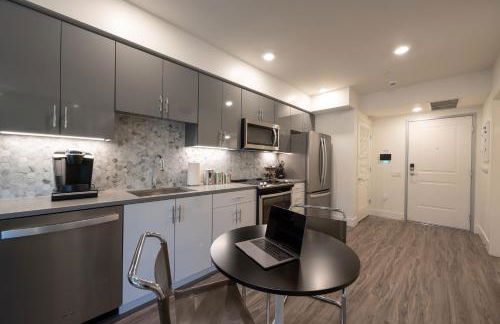 King Bed-Walk Downtown-Free Garage Parking-Laundry - Foto 51