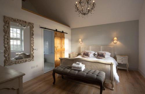 The Old Farmhouse - Photo 12