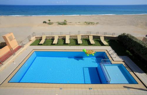 Irida beachfront Villa for 12 steps to amenities - Foto 2