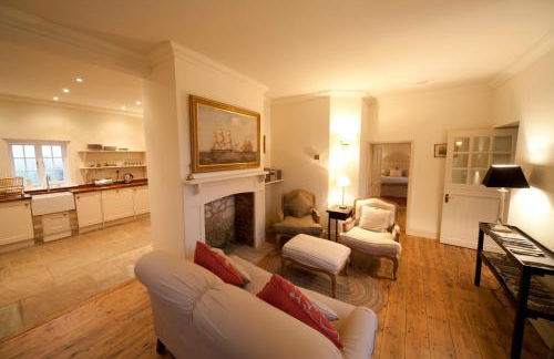 Old Coastguards - Stunning Historic Cottage - Photo 2